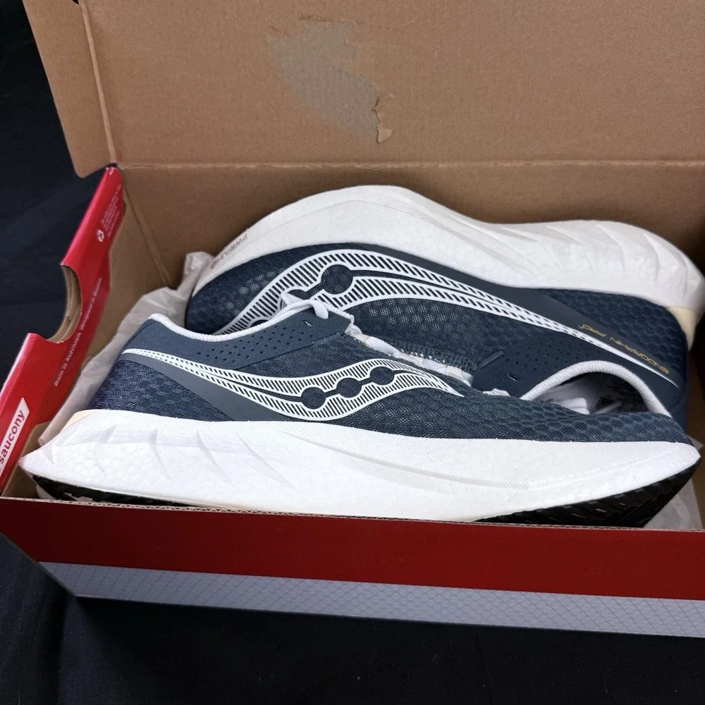 Saucony size 11